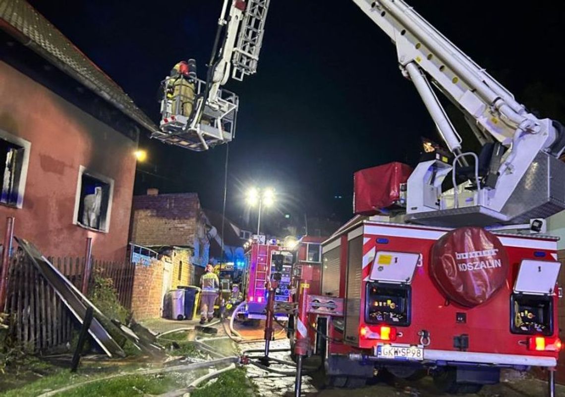 Śmierć kobiety i 11-miesięcznego dziecka w pożarze, który wybuchł w środku nocy