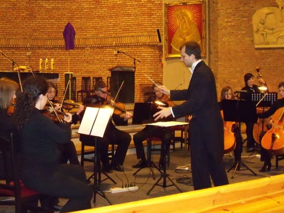 SMS na Szymona Morusa - walka o nagrodę do 21 listopada SMS na Szymona Morusa - walka o nagrodę do 21 listopada