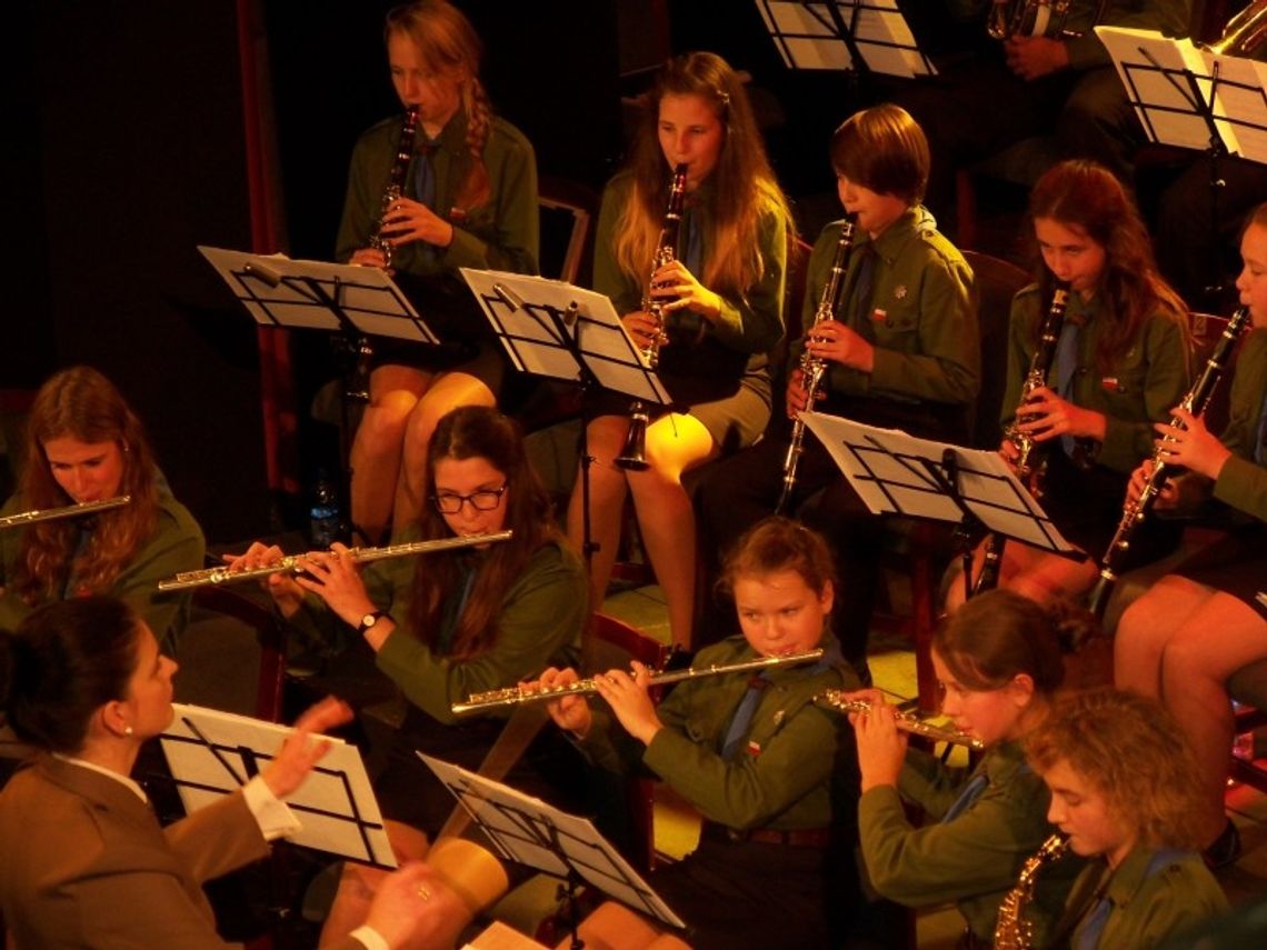 Smutna jesień na zewnątrz, gorąca w centrum Smutna jesień na zewnątrz, gorąca w centrum