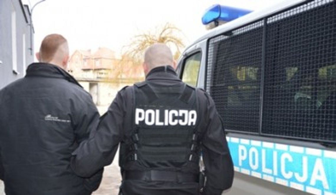 Spieszył się do kina. Za brak prawka dawał łapówkę