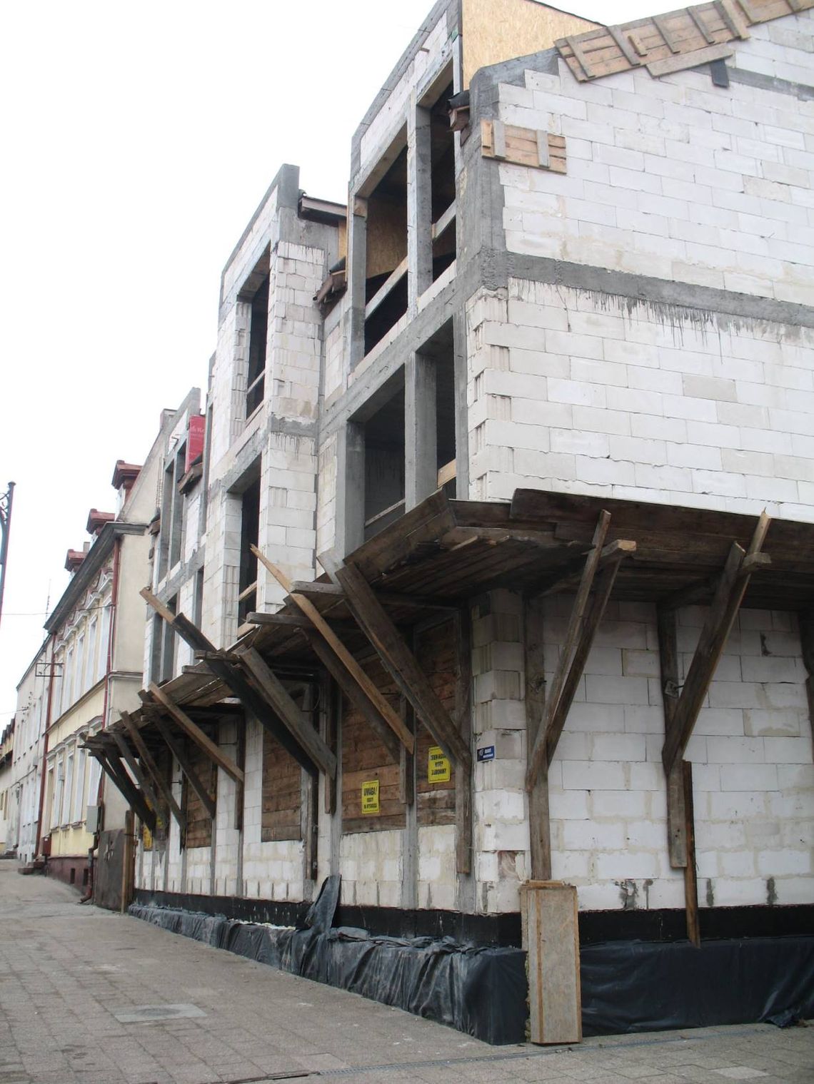 Spór o nową kamienicę w sercu Tczewa. Kto ma rację? Spór o nową kamienicę w sercu Tczewa. Kto ma rację?