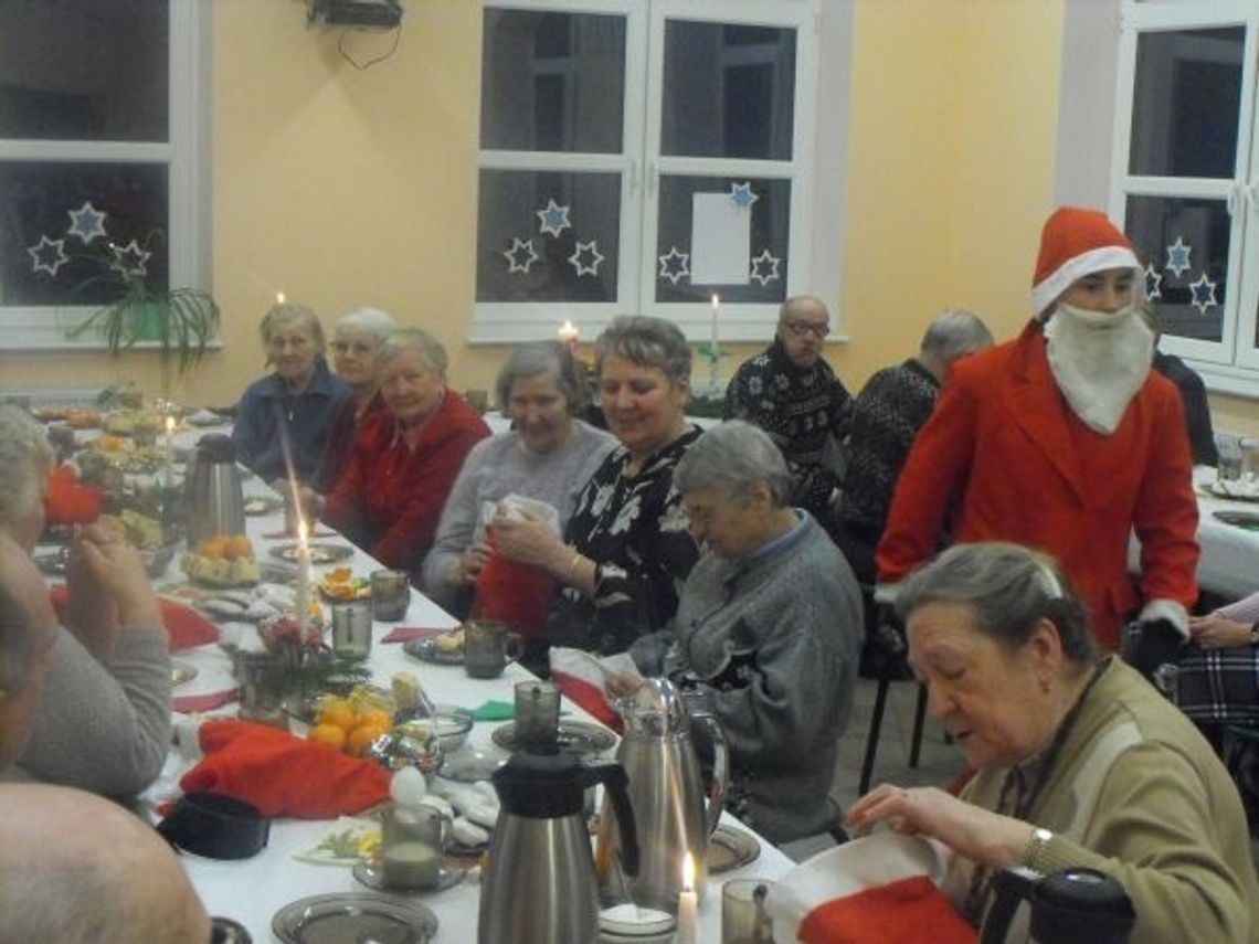 Spotkanie opłatkowe seniorów - jasełka, kolędy i biesiada