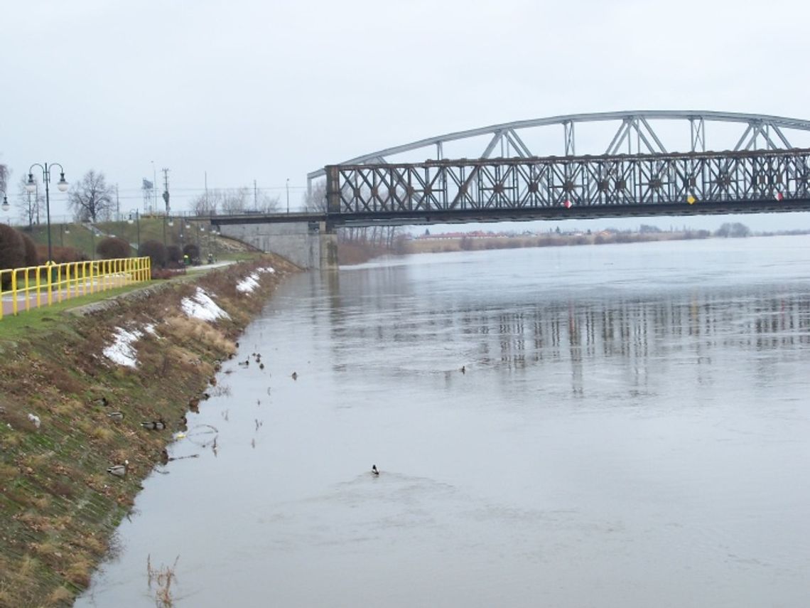 Stan alarmowy na Wiśle. Wody nadal przybywa
