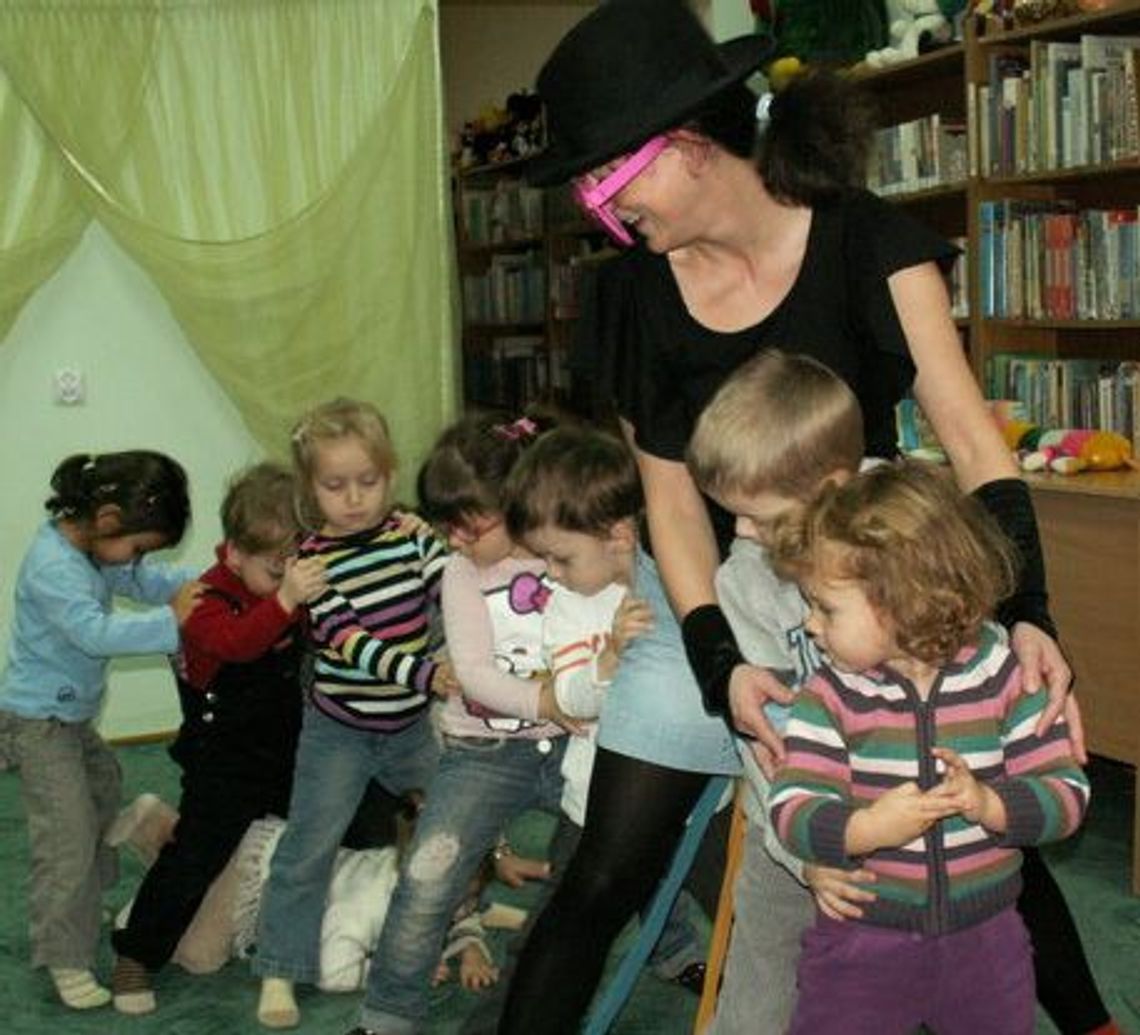 Sto nóg, a ile palców? Rozwiązywanie poplątanej... Stonogi Sto nóg, a ile palców? Rozwiązywanie poplątanej... Stonogi