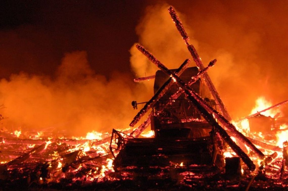 Stodoła poszła z dymem Stodoła poszła z dymem