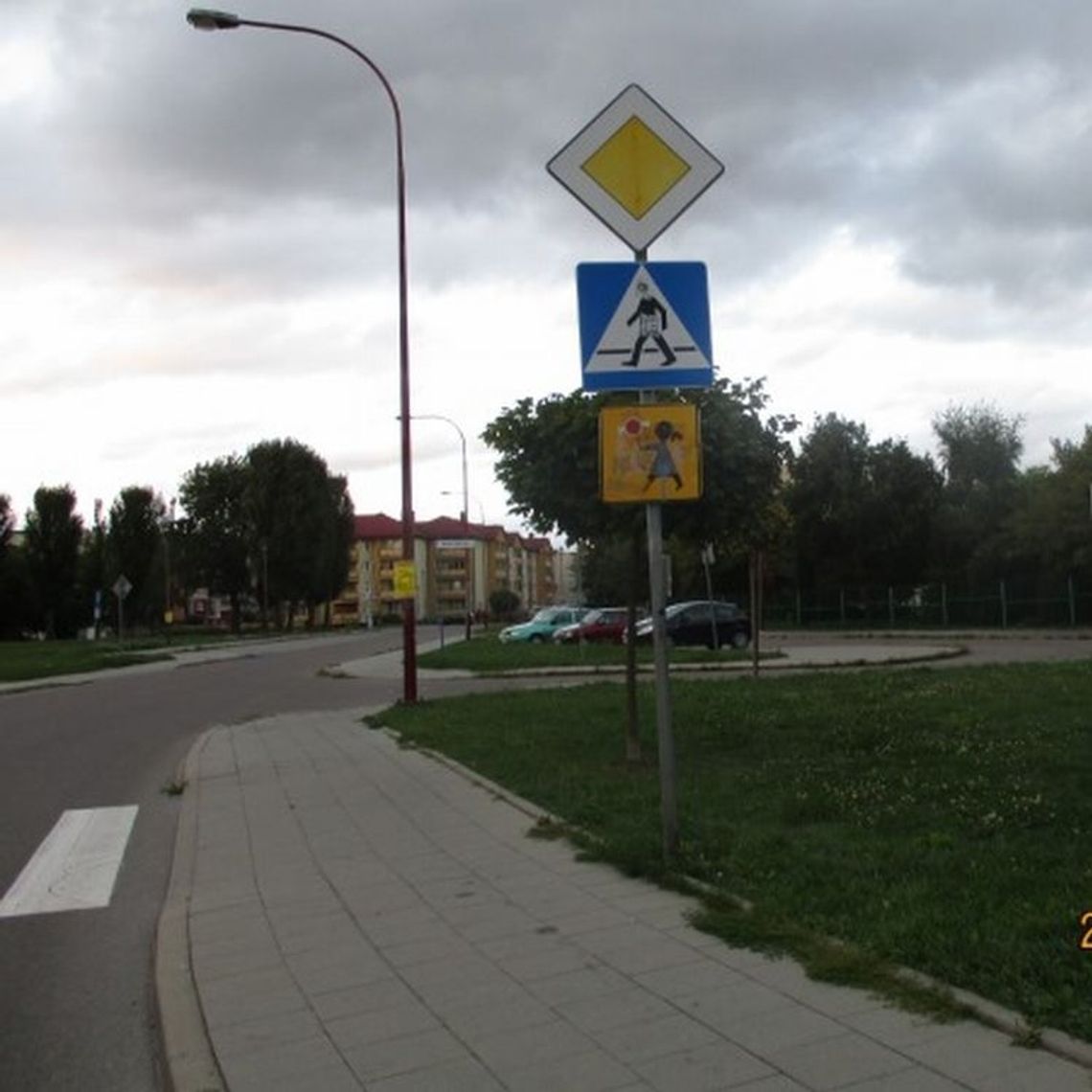 Strażnicy będą sprawdzać znaki, ogrodzenia i barierki przy szkołach. Wszystko z powodu początku roku szkolnego Strażnicy będą sprawdzać znaki, ogrodzenia i barierki przy szkołach. Wszystko z powodu początku roku szkolnego