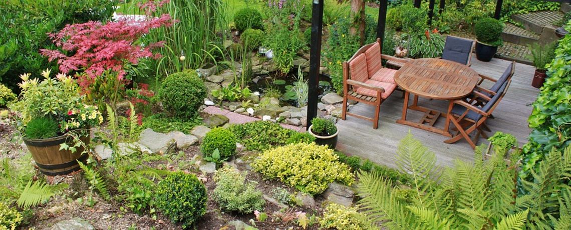 Strefa relaksu w ogrodzie – jakie meble do niej wybrać?