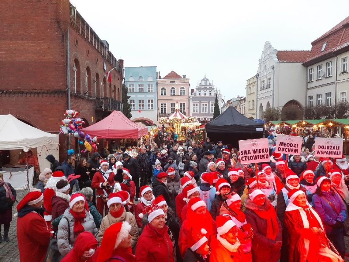 AWANGARDA TWÓRCÓW LOKALNYCH. Świątecznie na gniewskim rynku!  Gniewski Jarmark Bożonarodzeniowy za nami