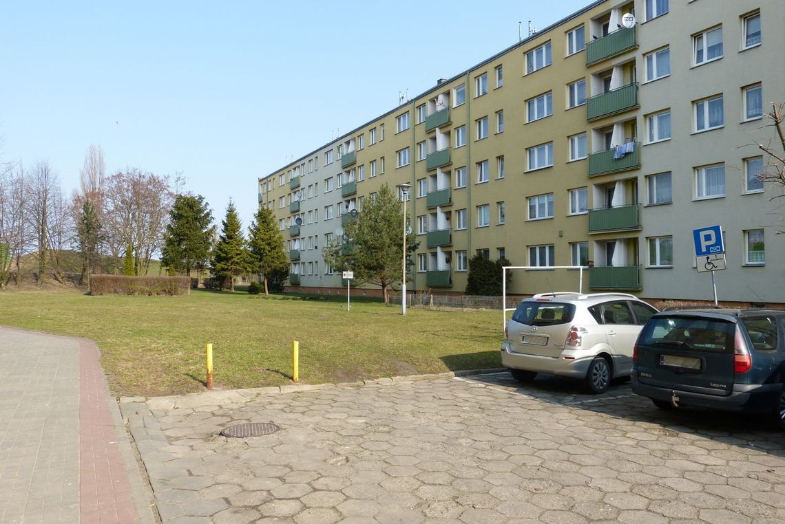 Szansa na nowe parkingi przy ul. Jedności Narodu Szansa na nowe parkingi przy ul. Jedności Narodu