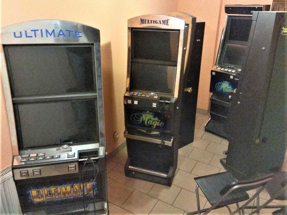 Sześć automatów do gier oraz narkotyki zabezpieczone w jednym z lokali w Tczewie! (ZDJĘCIA)