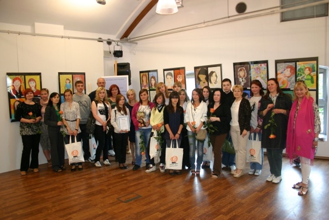 Sztuka odzwierciedla miłość do Matki Sztuka odzwierciedla miłość do Matki