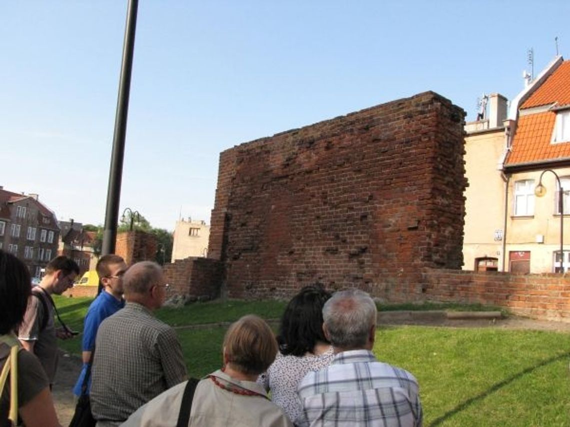 Tajemnice baszt, bram i zamczyska 