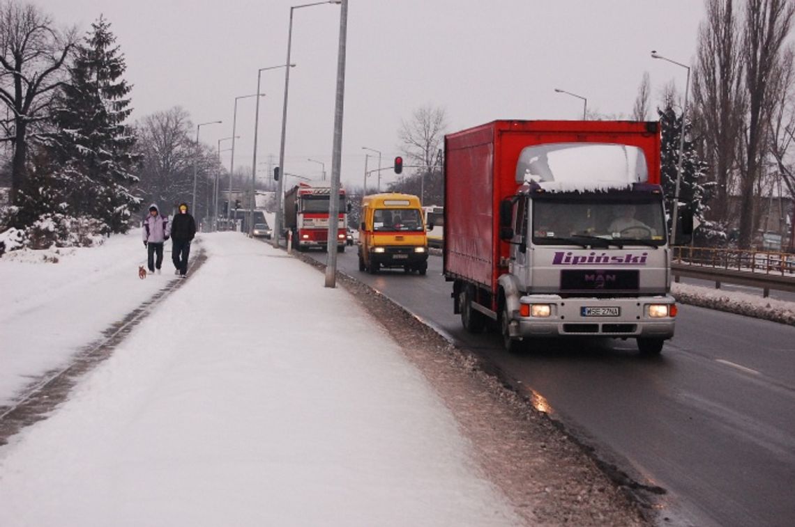 Tiry uciekły z A1. Zjadą z „jedynki” na autostradę? Droga krajowa nr 91 ma także zostać objęta systemem Viatoll Tiry uciekły z A1. Zjadą z „jedynki” na autostradę? Droga krajowa nr 91 ma także zostać objęta systemem Viatoll