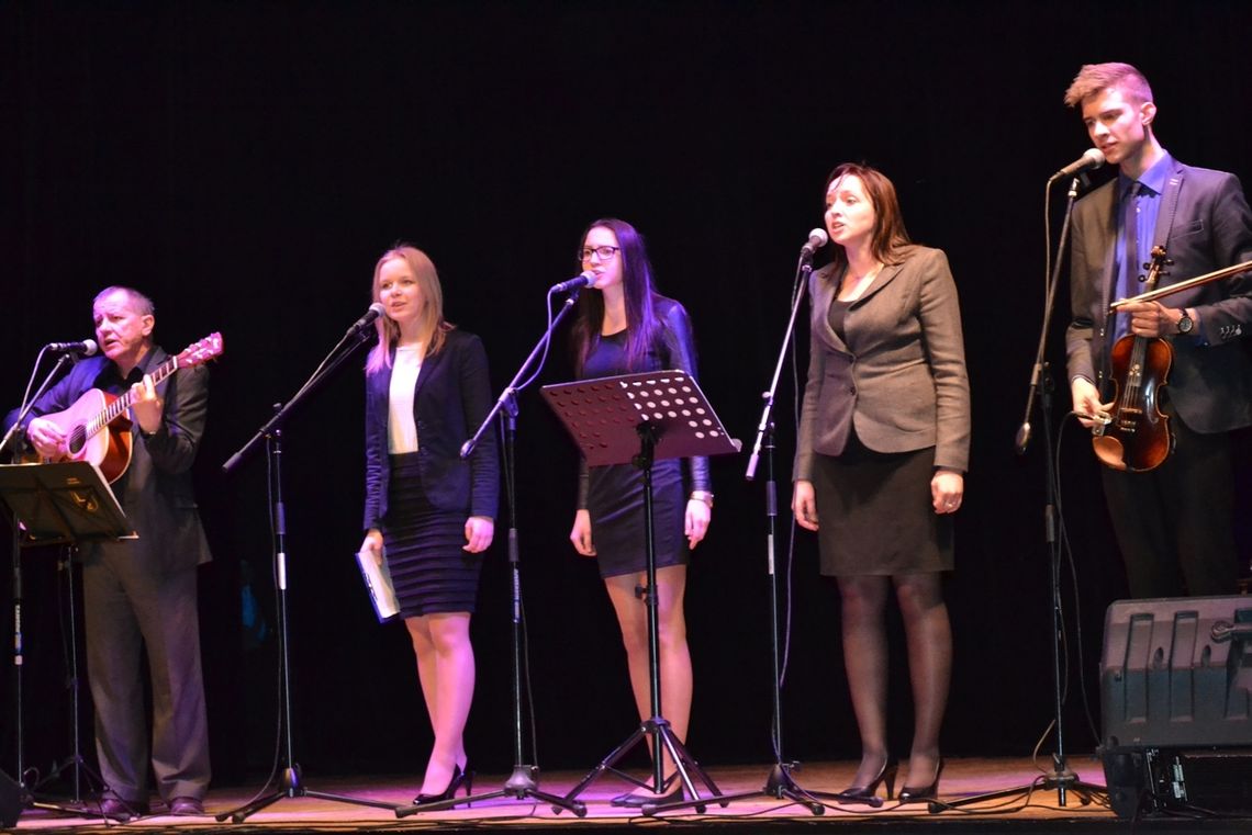 „Tłumy serc” - w oczekiwaniu na kanonizację Jana Pawła II „Tłumy serc” - w oczekiwaniu na kanonizację Jana Pawła II