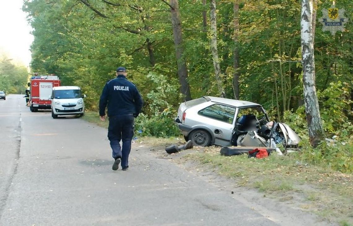 Tragedia na drodze. Kierowca ranny, pasażerka poniosła śmierć Tragedia na drodze. Kierowca ranny, pasażerka poniosła śmierć