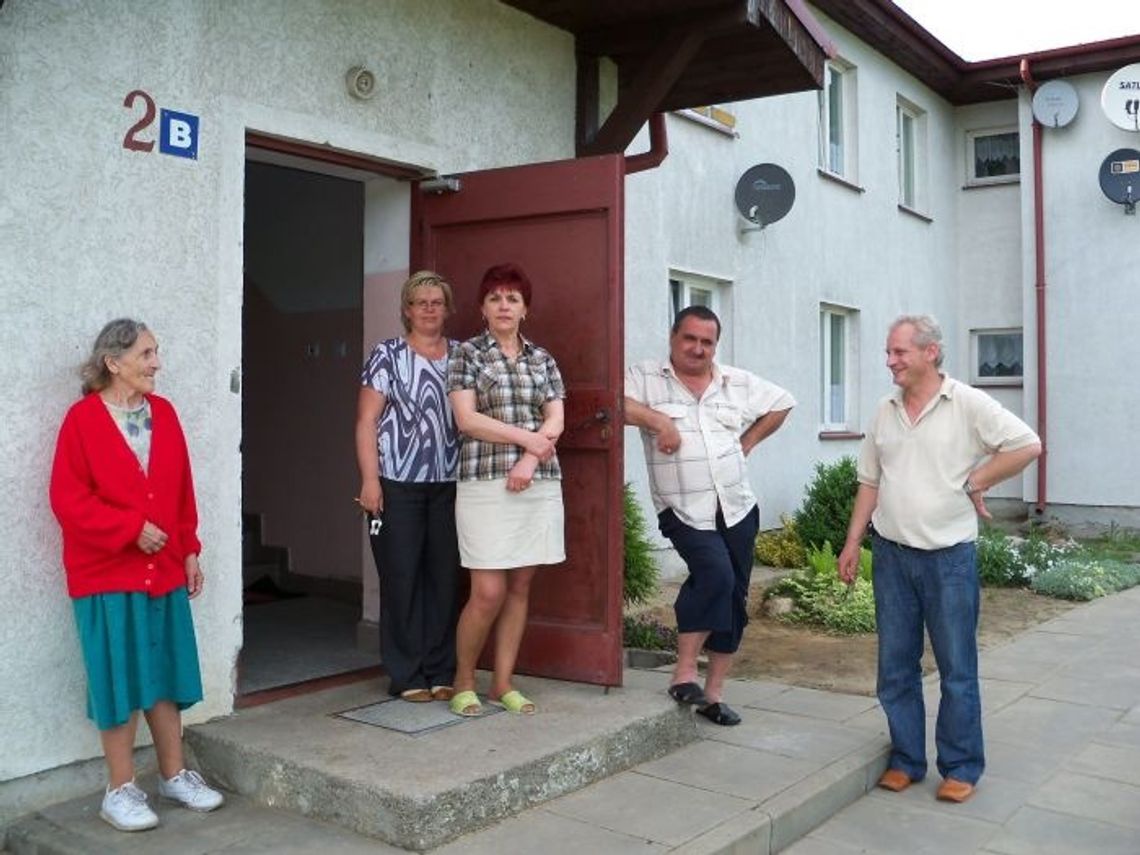 Tragedia na życzenie? Rodziny mieszkające w pękających murach nie chcą się wyprowadzić