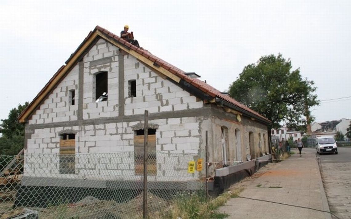 Trwa przebudowa budynku przy ul. Elżbiety 19 B na potrzeby „Rodzinnego Klubu Zatorze” Trwa przebudowa budynku przy ul. Elżbiety 19 B na potrzeby „Rodzinnego Klubu Zatorze”