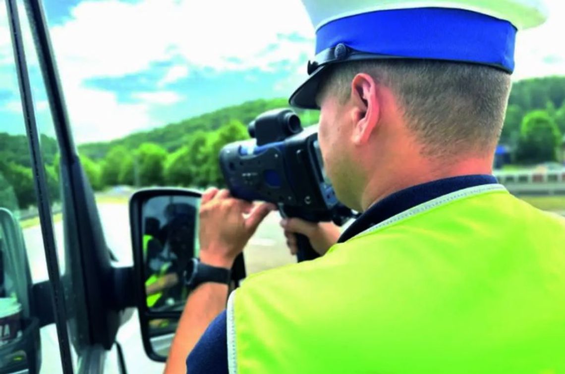 Trzy kontrole, trzy poważne problemy. Alkohol, brak prawa jazdy i zakaz nie zatrzymały kierujących Trzy kontrole, trzy poważne problemy. Alkohol, brak prawa jazdy i zakaz nie zatrzymały kierujących