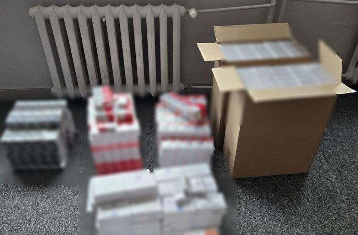 Tysiące nielegalnych papierosów w szafie. 63-latek zatrzymany Tysiące nielegalnych papierosów w szafie. 63-latek zatrzymany