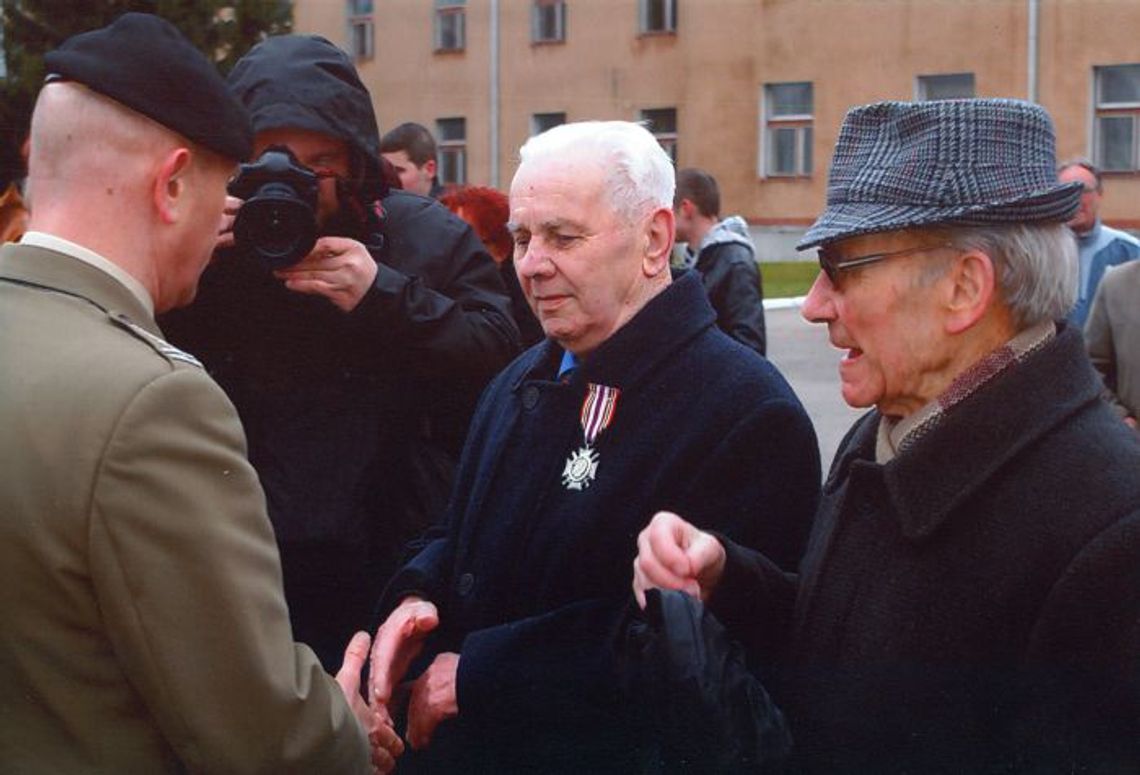 Uhonorowani krzyżami zwycięstwa Uhonorowani krzyżami zwycięstwa