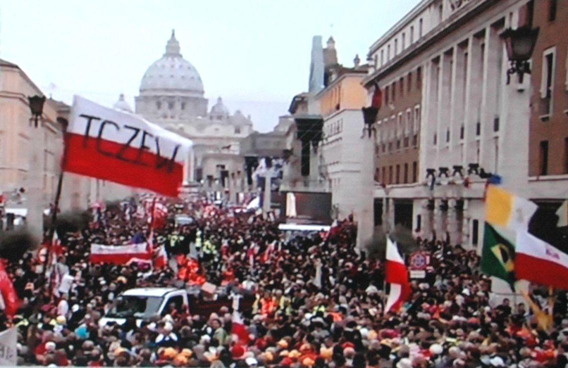 Ukradli im autokar po kanonizacji Jana Pawła II Ukradli im autokar po kanonizacji Jana Pawła II