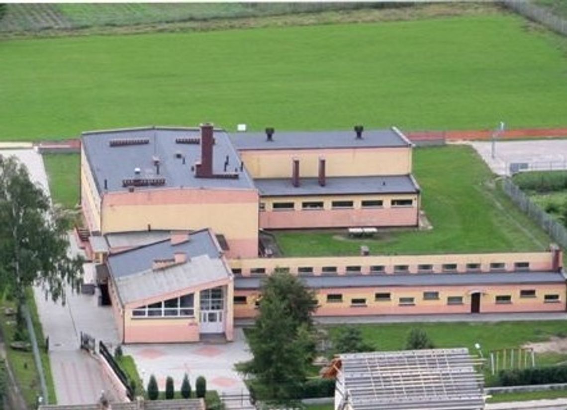 Umowa podpisana. Szkoła zostanie rozbudowana za 5,5 mln zł Umowa podpisana. Szkoła zostanie rozbudowana za 5,5 mln zł