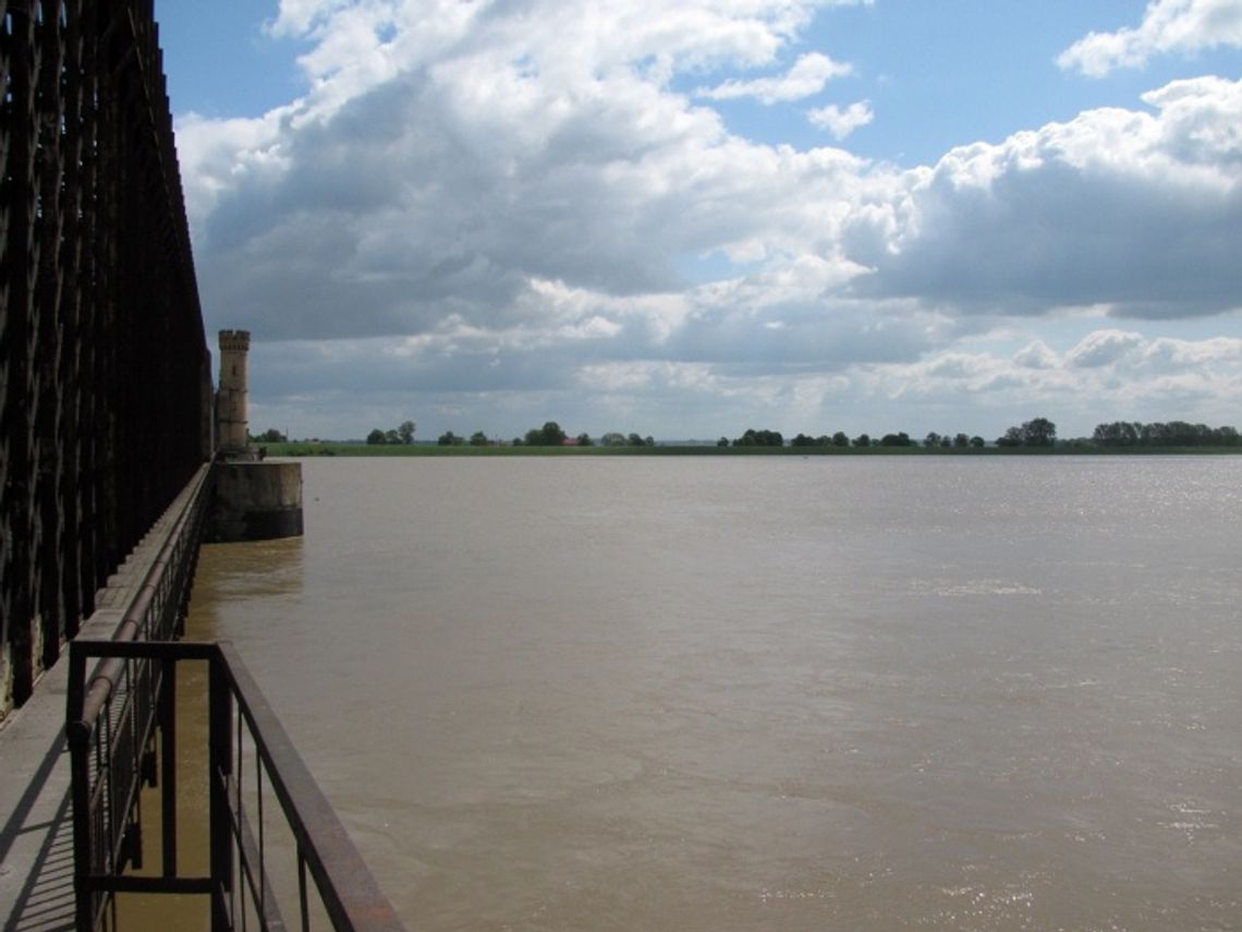 UWAGA. W sobotę w Tczewie Wisła przekroczy stan alarmowy UWAGA. W sobotę w Tczewie Wisła przekroczy stan alarmowy