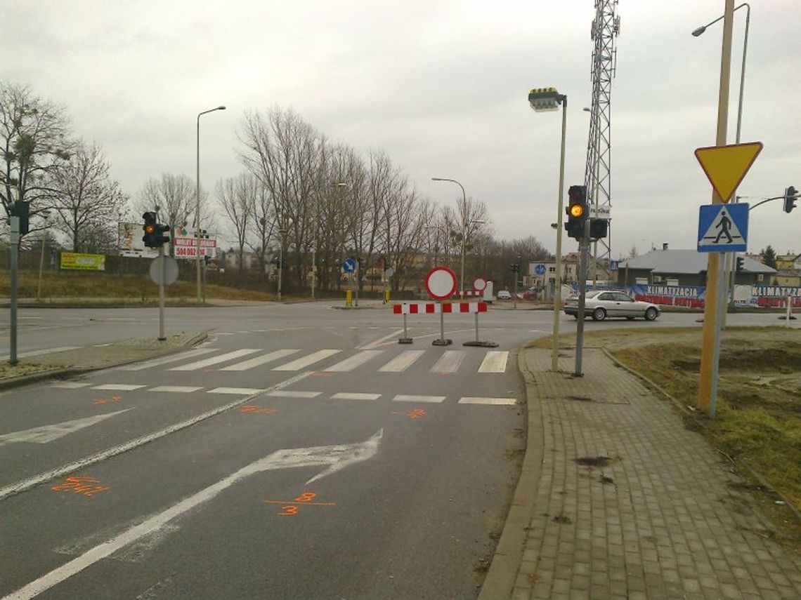 Uwaga! Zamknięte kolejne skrzyżowanie! Uwaga! Zamknięte kolejne skrzyżowanie!