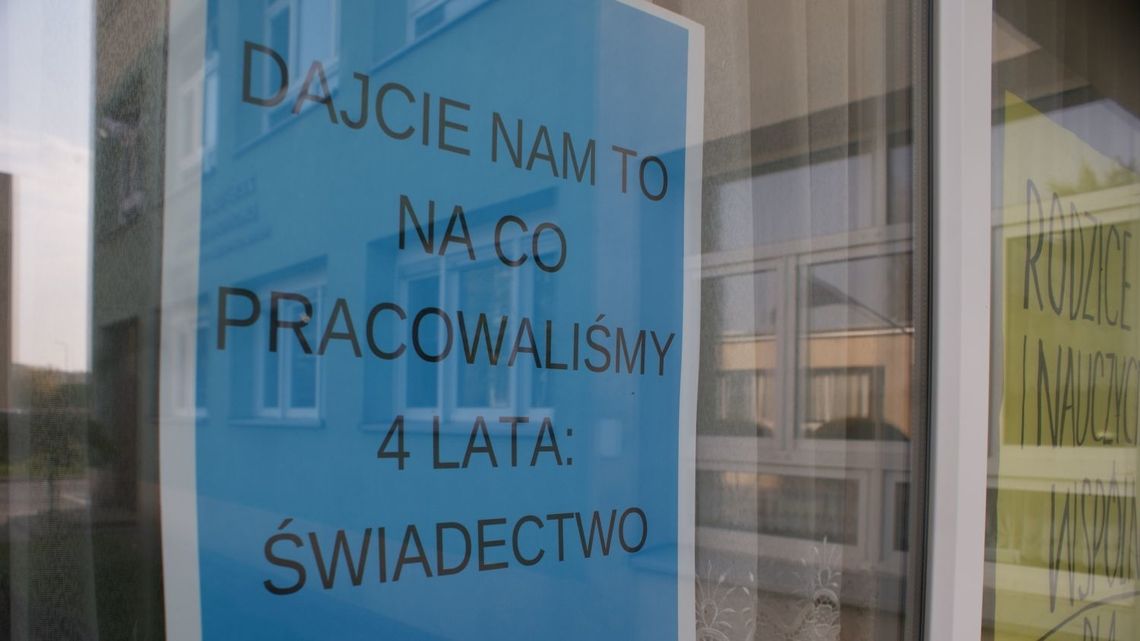 W tczewskim „ekonomiku” póki co bez klasyfikacji uczniów. Nie będzie gali na zakończenie roku szkolnego W tczewskim „ekonomiku” póki co bez klasyfikacji uczniów. Nie będzie gali na zakończenie roku szkolnego