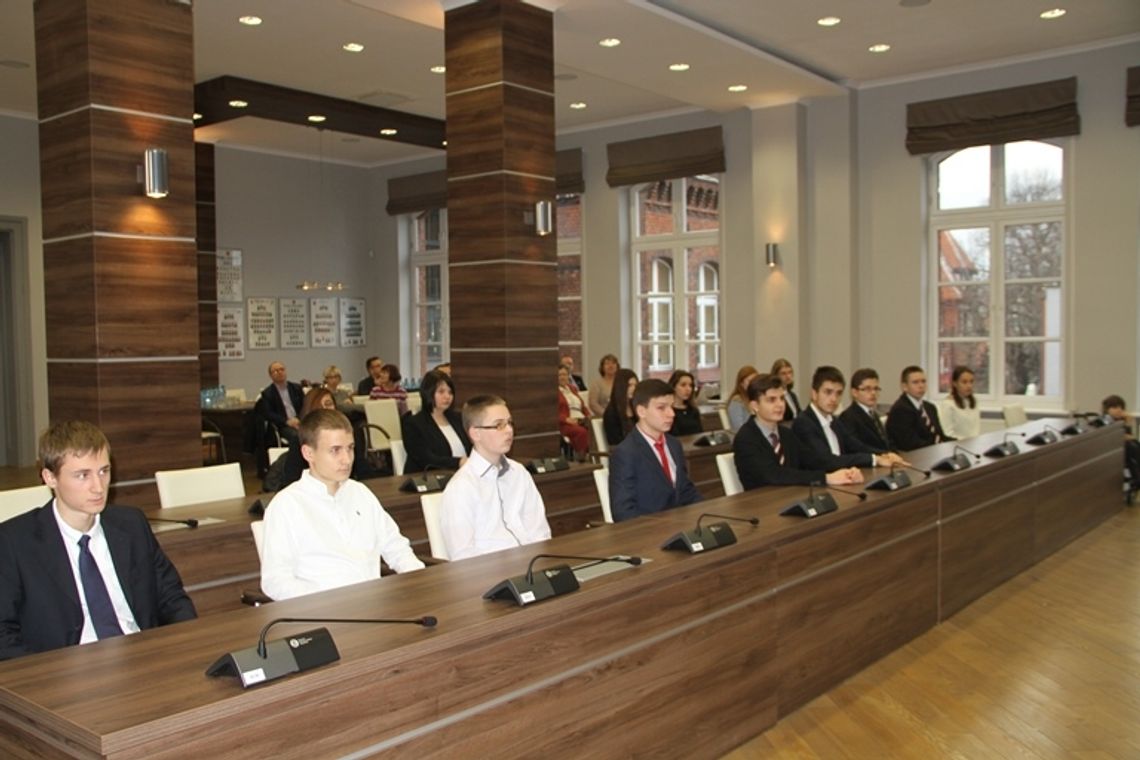 W tczewskim magistracie nagrodzono najzdolniejszych uczniów W tczewskim magistracie nagrodzono najzdolniejszych uczniów