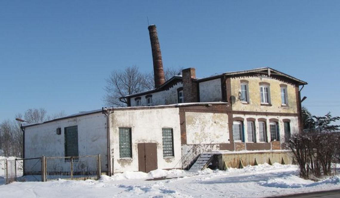 W Turzy prawie jak w Pizie - krzywizna jak się patrzy