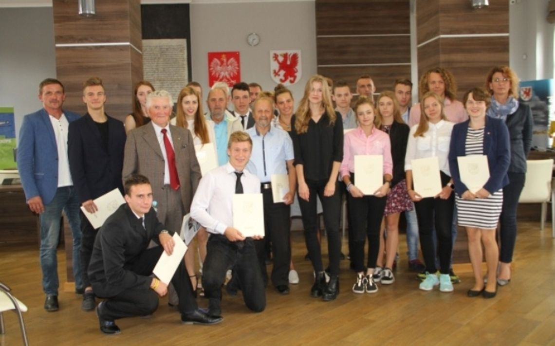 W Urzędzie Miasta nagrodzono najlepszych tczewskich sportowców i trenerów W Urzędzie Miasta nagrodzono najlepszych tczewskich sportowców i trenerów