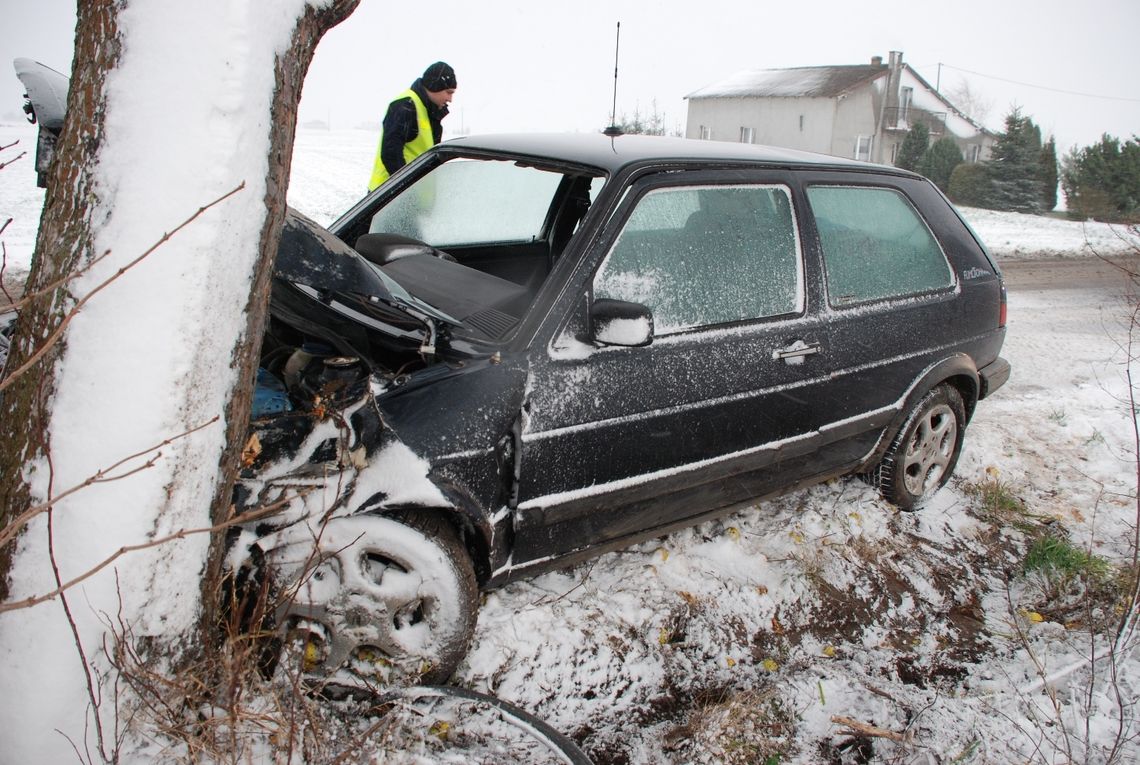 W weekend trzy groźne wypadki. Trudne warunki na drogach