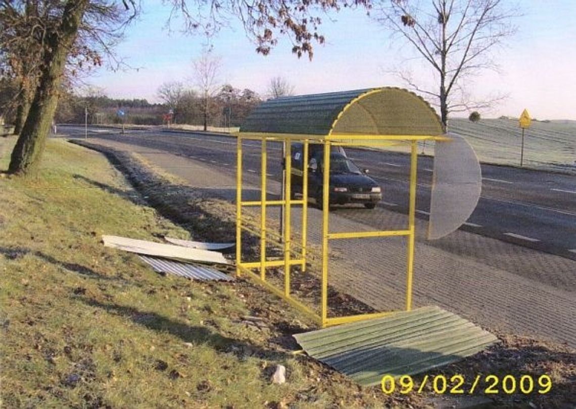 Wandale w akcji. Niszczą przystanki!