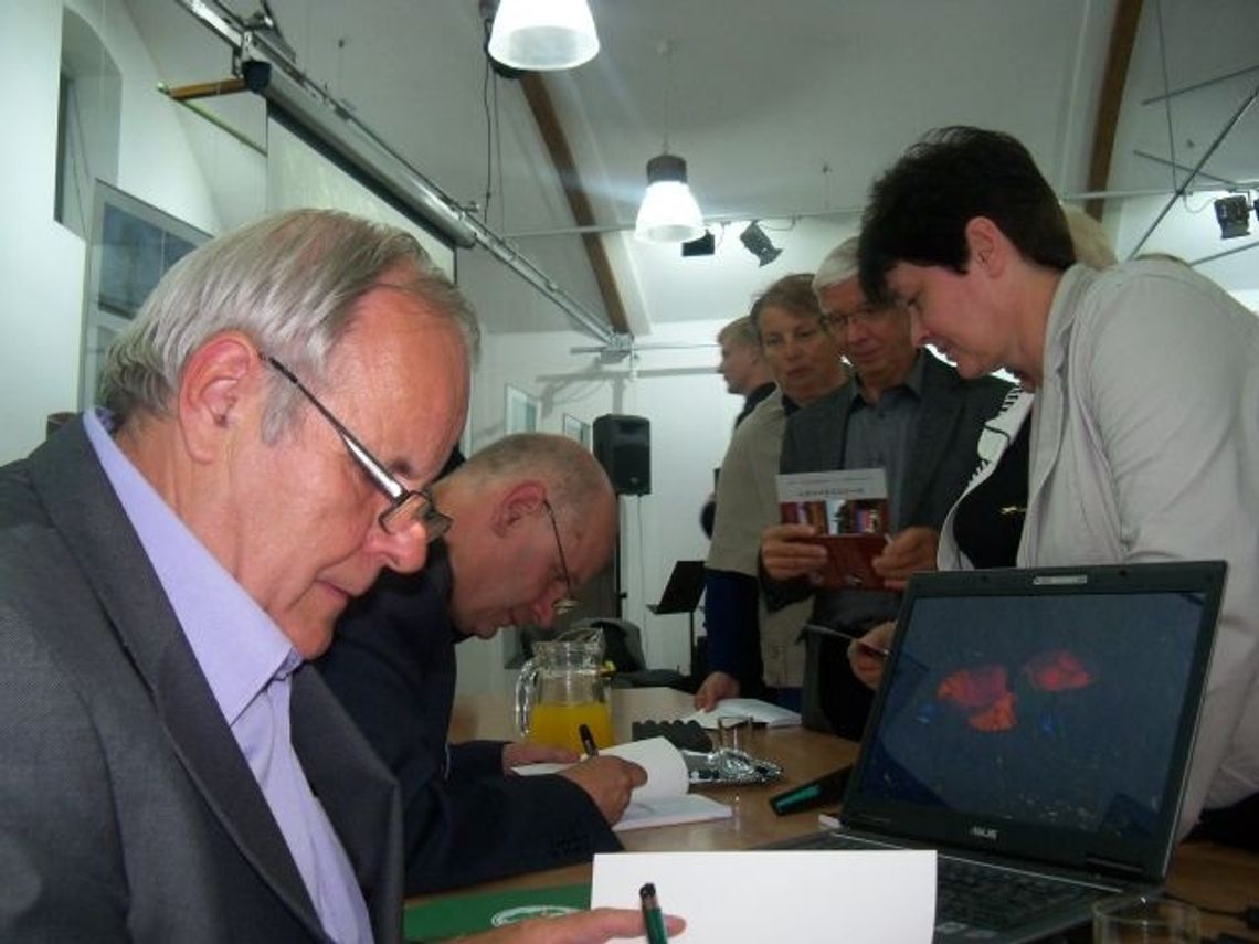 Wędruj z przewodnikiem... w kieszeni