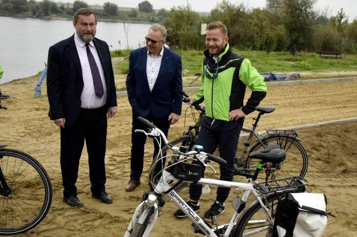 Wicemarszałek R. Świlski sprawdzał trasy rowerowe. 160 mln zł pochłonie wojewódzki projekt rowerowy