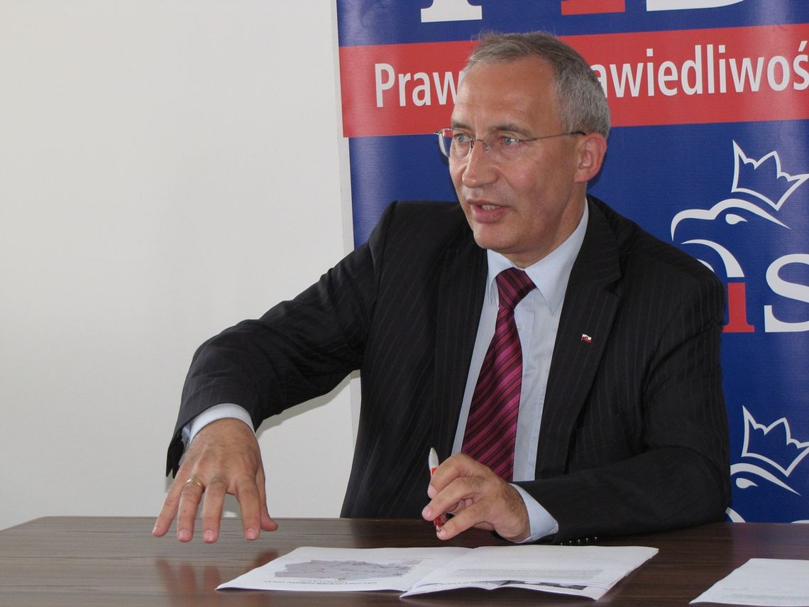 Wiceminister na konferencji: „3 mln mieszkań w 10-15 lat” Wiceminister na konferencji: „3 mln mieszkań w 10-15 lat”