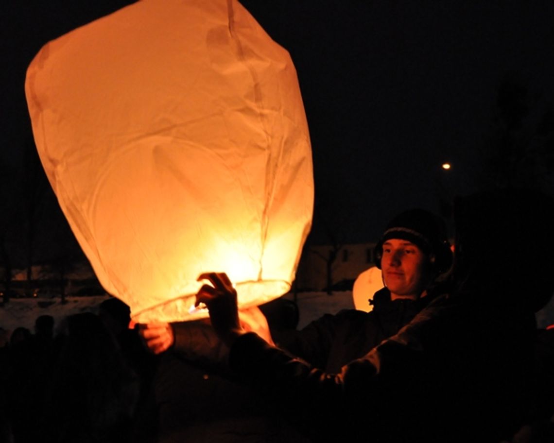 Wieczór Lampionów - poszybowały, wywołały emocje i sporo krytyki