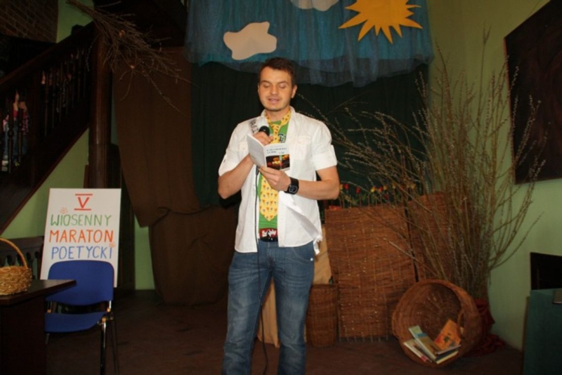 Wiosenny Maraton Poetycki. Wiersze przez niemal 24 godziny na dobę Wiosenny Maraton Poetycki. Wiersze przez niemal 24 godziny na dobę