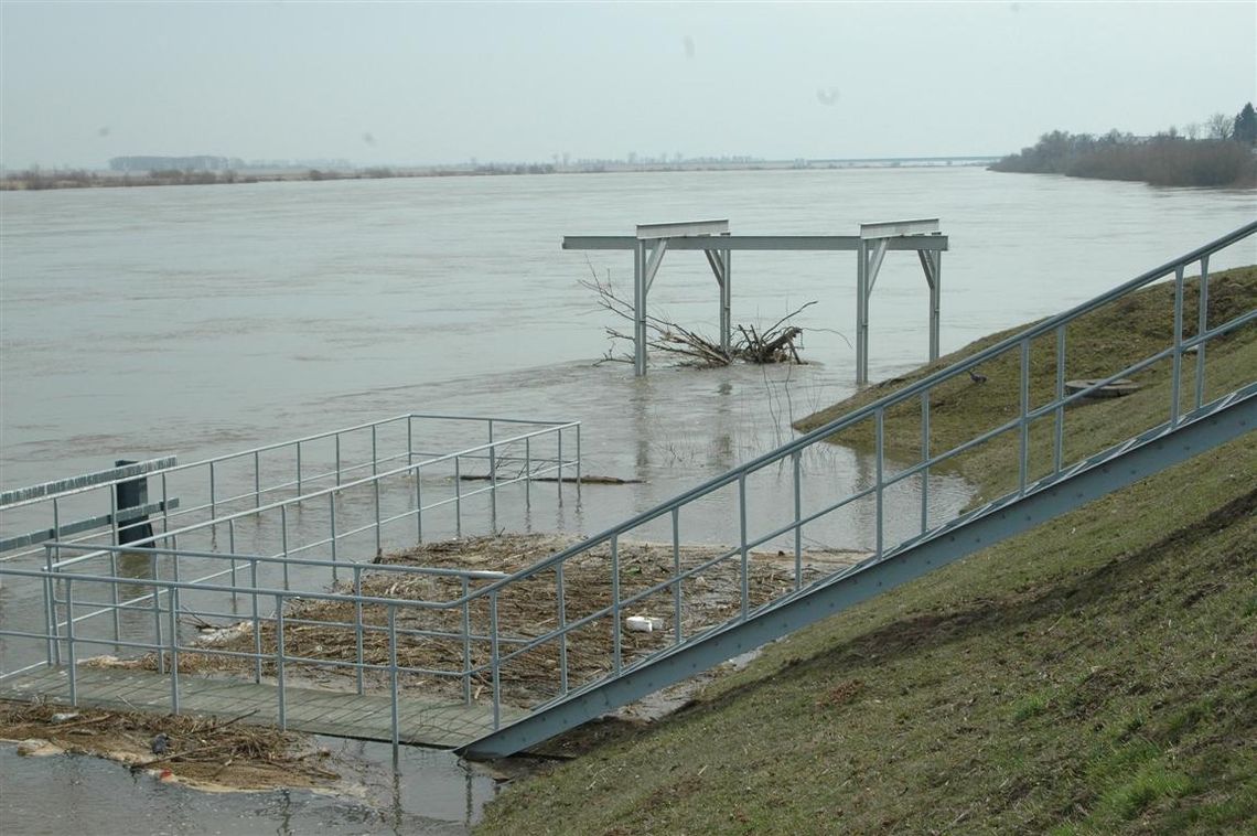 Wisła ma 750 cm poziomu wody – niewiele brakuje do stanu alarmowego