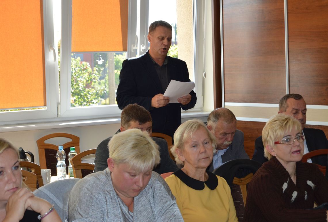 Wojna w gminie. Dyrektorzy „odwołają” radnego?