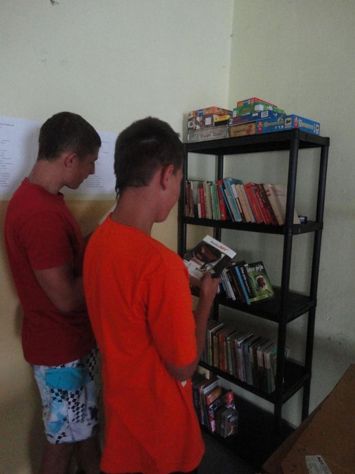 Wolontariusze założyli Bibliotekę Społeczną Wolontariusze założyli Bibliotekę Społeczną