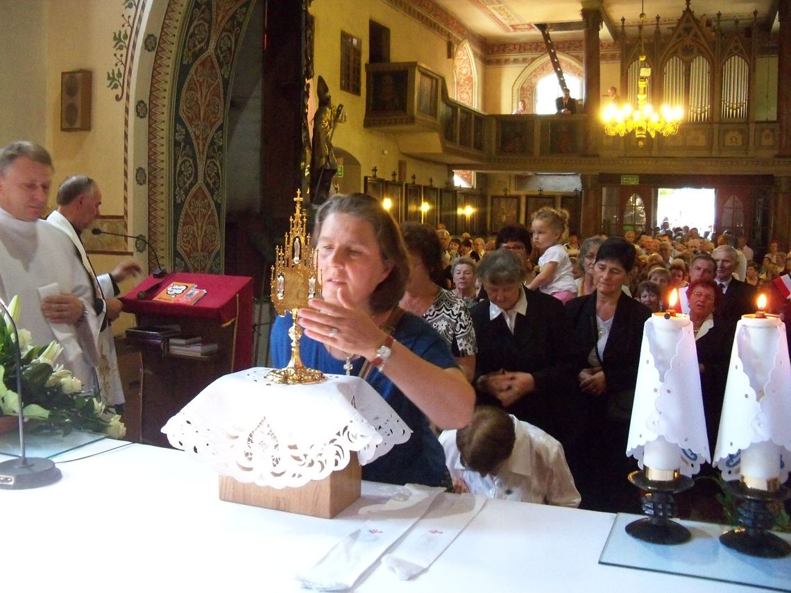 Wprowadzono relikwie Jana Pawła II Wprowadzono relikwie Jana Pawła II