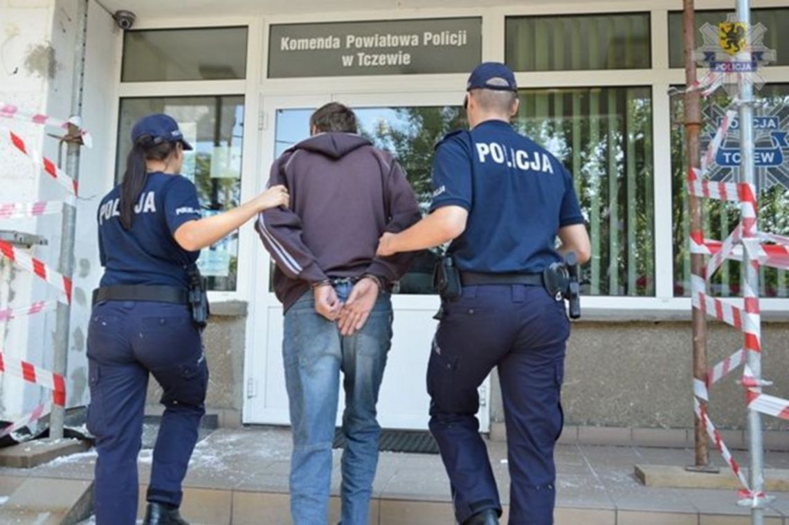 Wszedł po kryjomu i podpalił dom z 6 osobami w środku! Wszedł po kryjomu i podpalił dom z 6 osobami w środku!