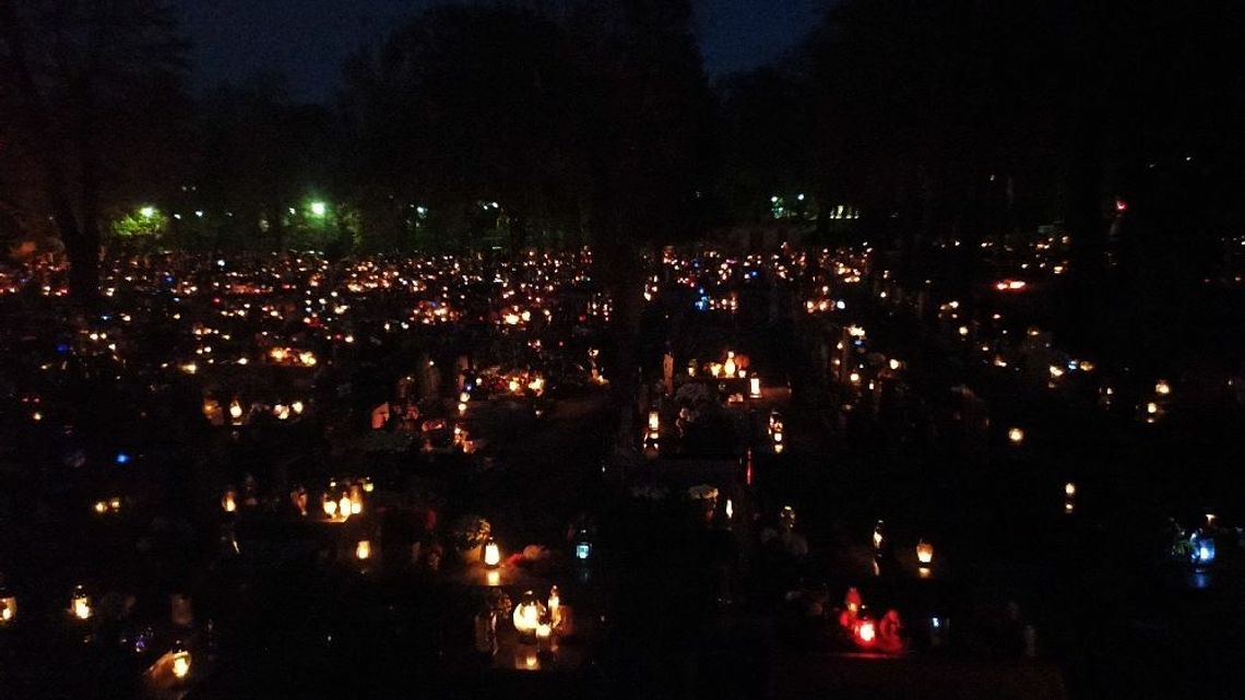 Wszystkich Świętych i Dzień Zaduszny - czas refleksji i zadumy