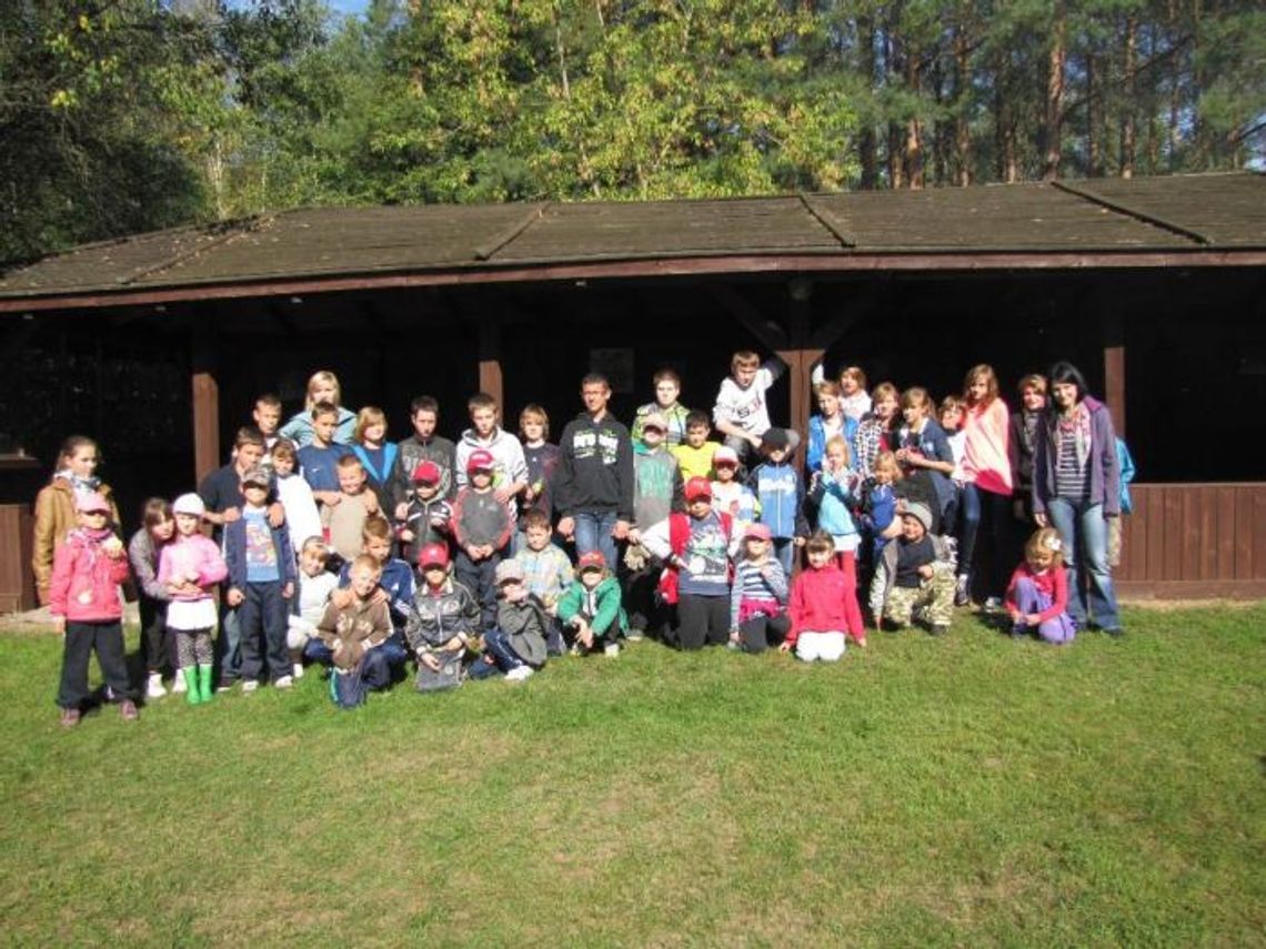 Wyjazd integracyjny uczniów - śpiewy, sport i ognisko Wyjazd integracyjny uczniów - śpiewy, sport i ognisko