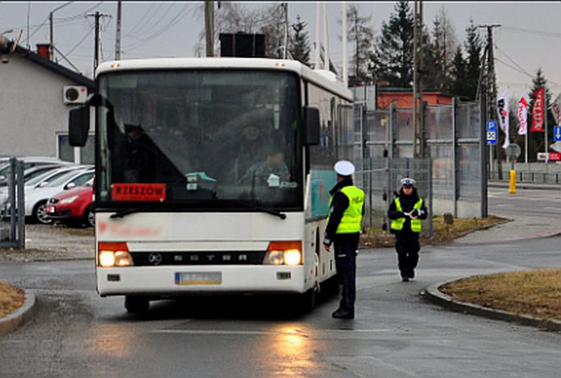 Wykaz punktów kontroli autobusów -Ferie 2023. Podajemy adresy i telefony, gdzie się będą odbywały