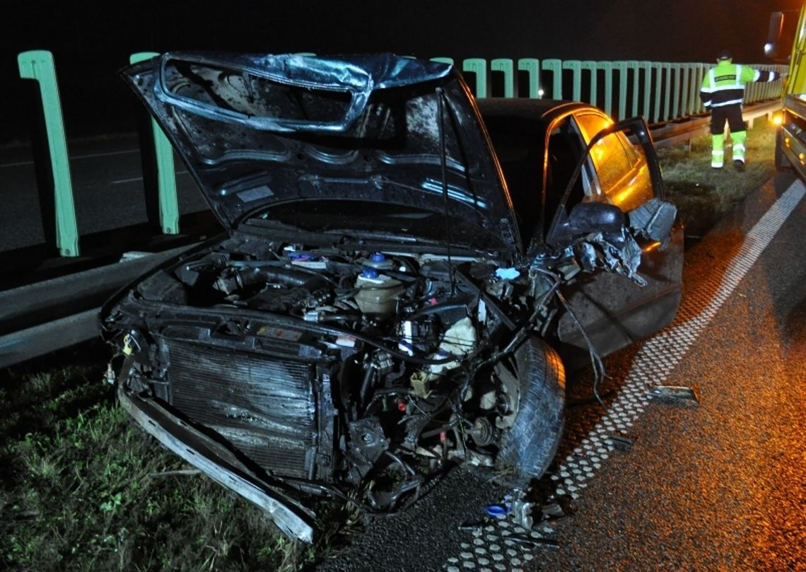 Wypadek na A1. "Nie dostosował prędkości, uderzył w bariery". Kolejne auta wpadały na siebie
