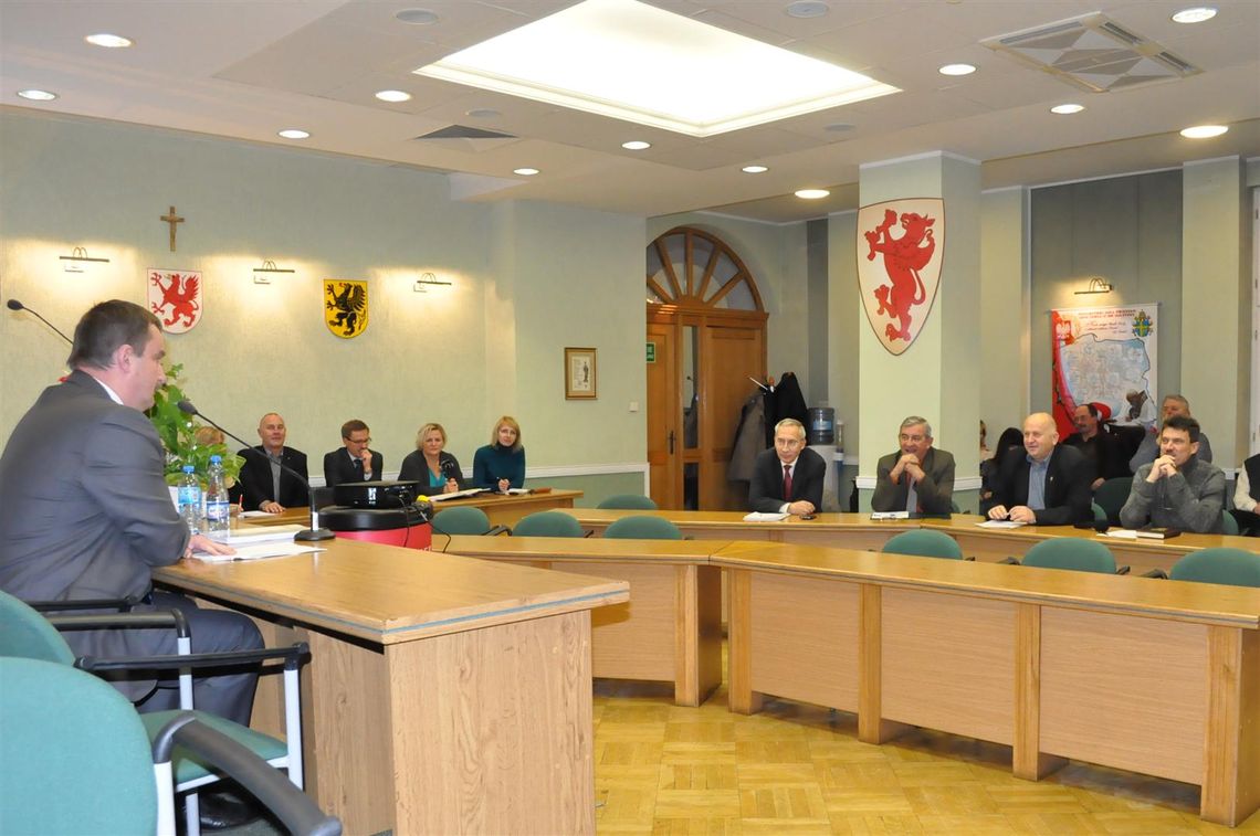 Wysokie zadłużenie i poważne inwestycje