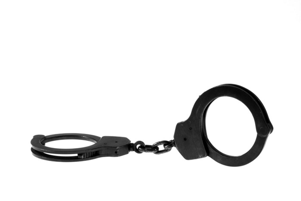 Wyzywali policjantów i... trafili do aresztu Wyzywali policjantów i... trafili do aresztu